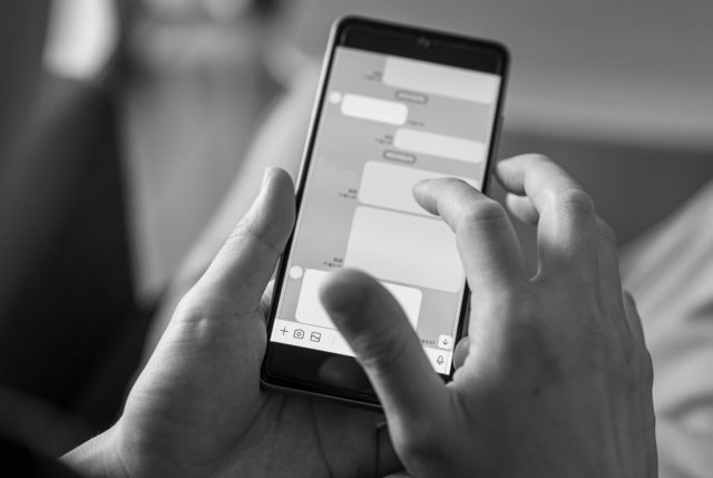 闇金が連絡手段にLINEを使う理由